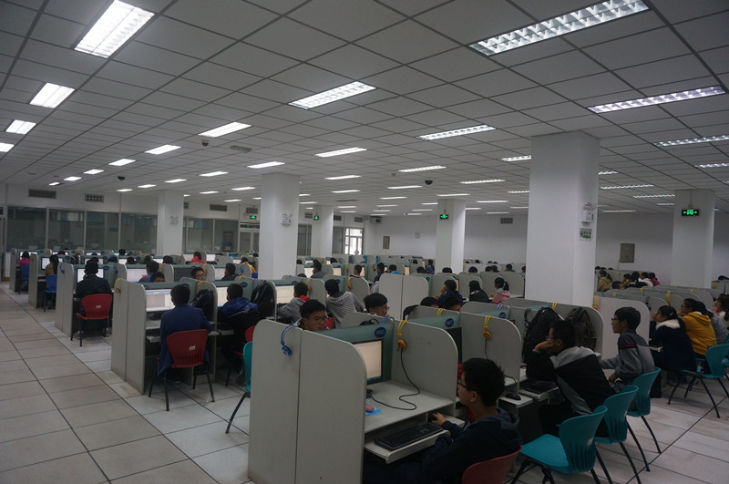 beat365官网2014级新生心理普查现场